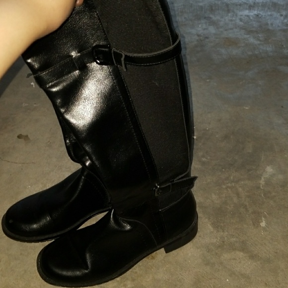 Boots - Picture 2 of 8